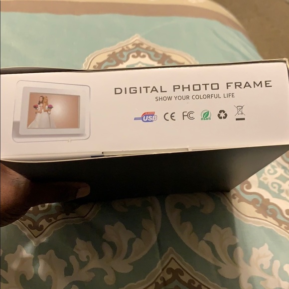 Digital Photo Frame - Picture 3 of 3